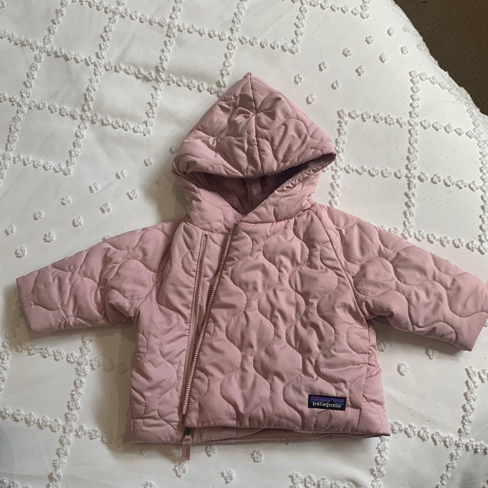 Excellent condition baby pink pategonia coat 3-6 months